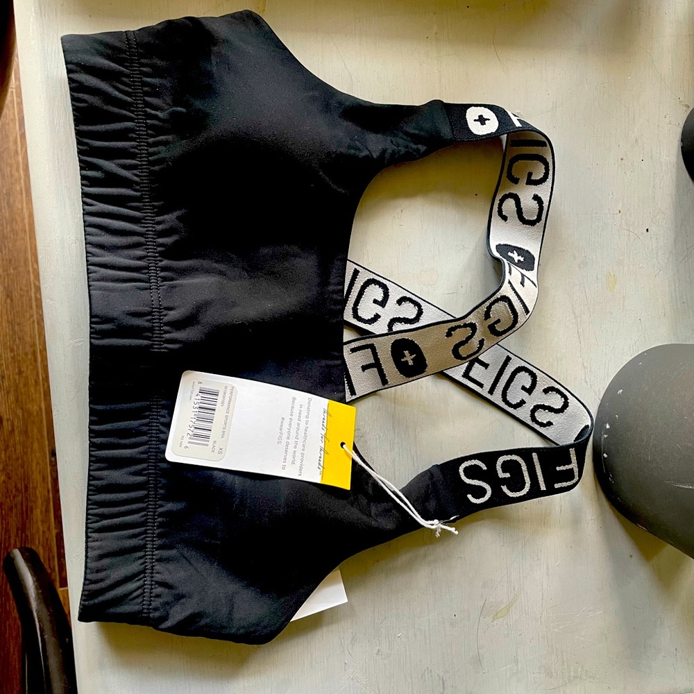 Figs sports bra XS